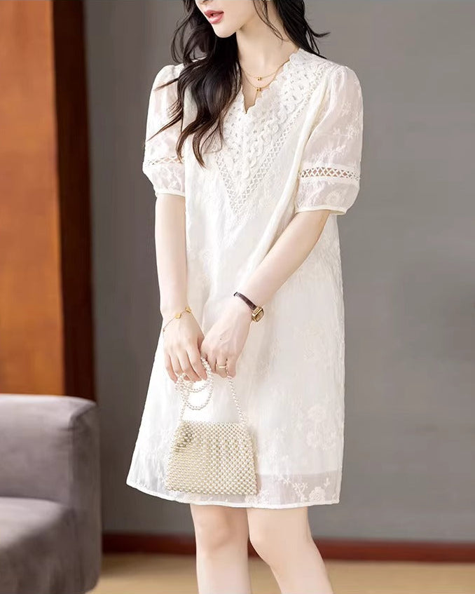 Plus Size White Lace V-Neck Shift Dress