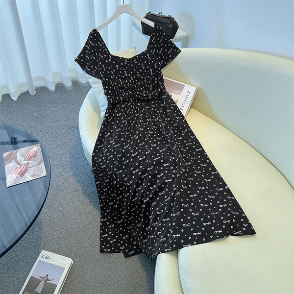 Plus Size Black Repeat Print Square Neck Short Sleeve Dress