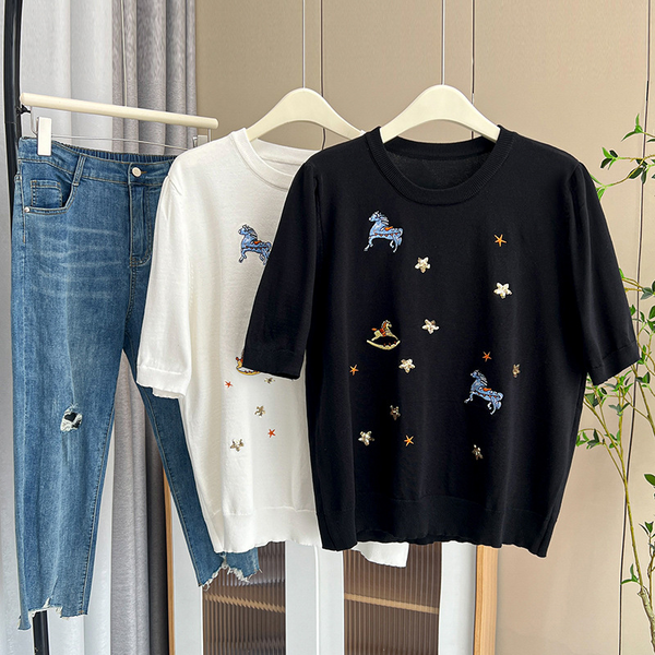 Plus Size Carnival Embroidery Knit Blouse