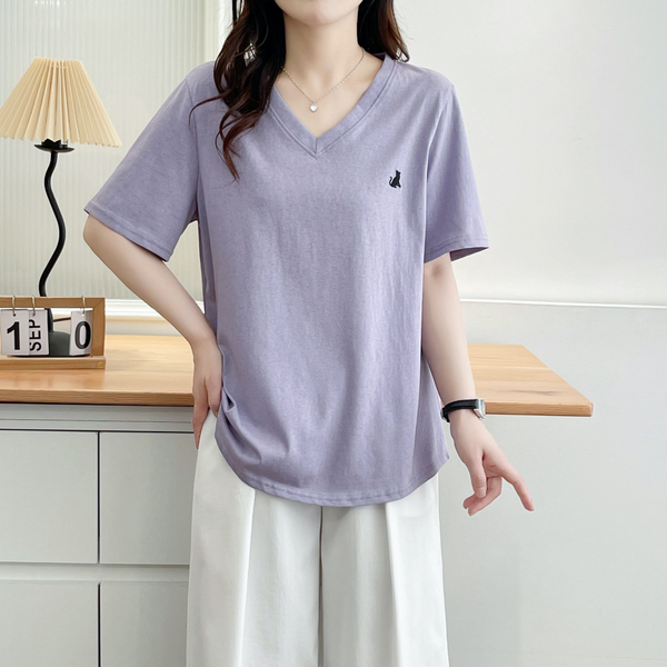 Plus Size Cat Embroidery V Neck Tee