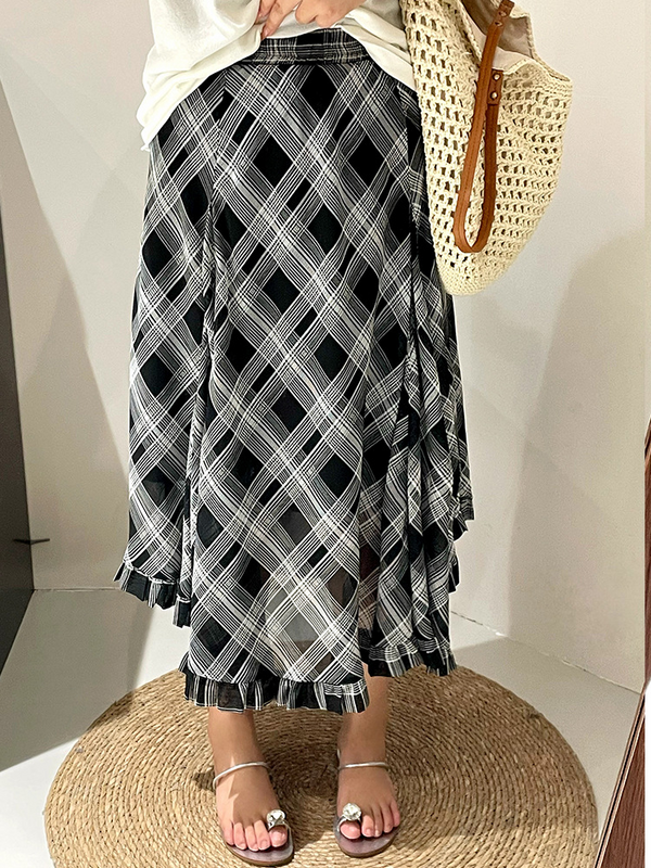 Plus Size Checked Midi Skirt