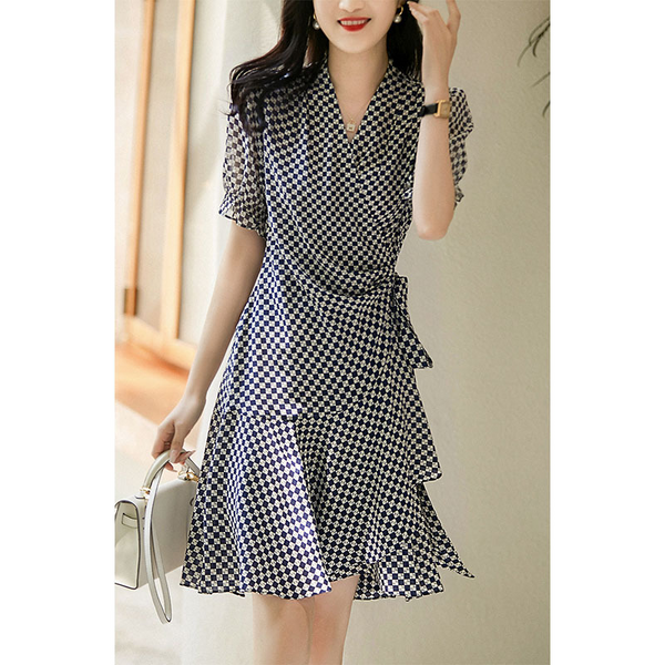 Plus Size Checkerboard Black White Wrap Short Sleeve Dress