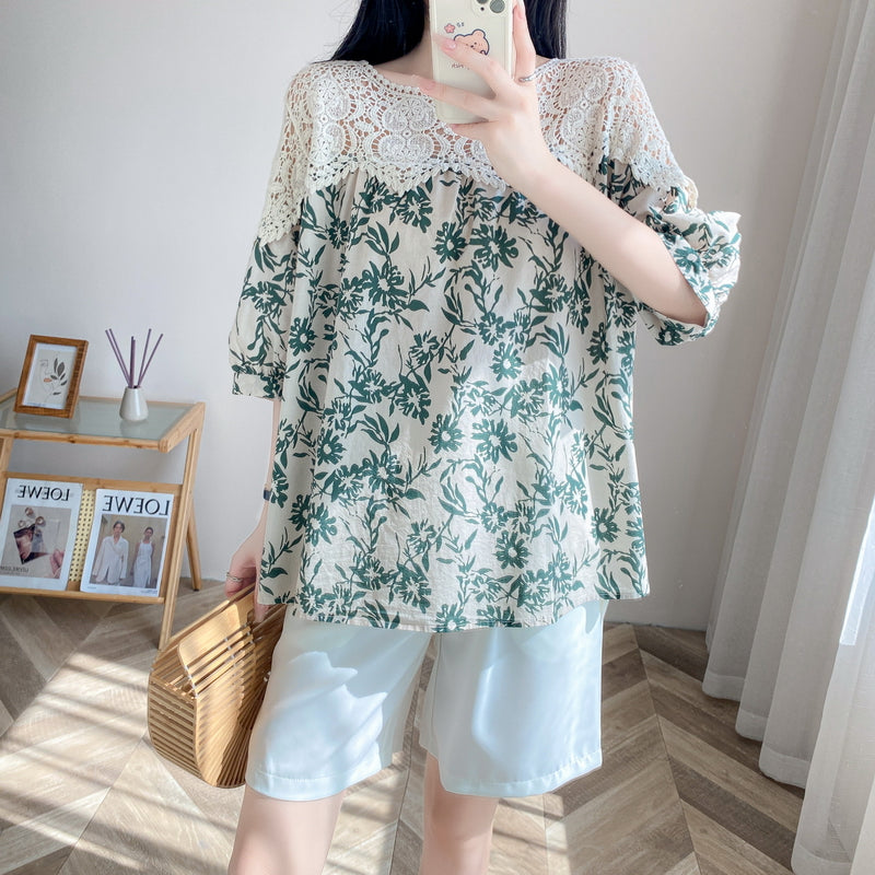Plus Size Lace Floral ¾ Sleeve Blouse