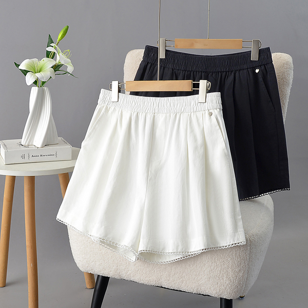 Plus Size Cotton Lattice Lace Shorts With Pockets