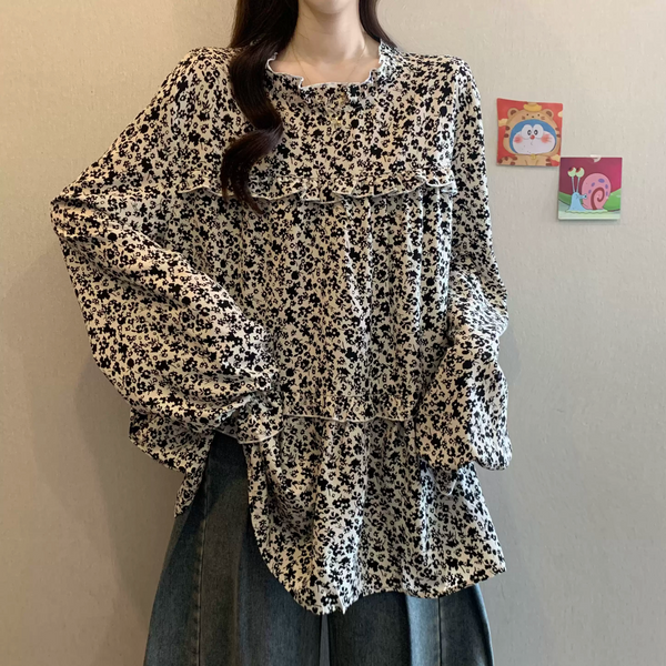 Plus Size Ditsy Floral Bell Sleeve Blouse (Muslimah Friendly)