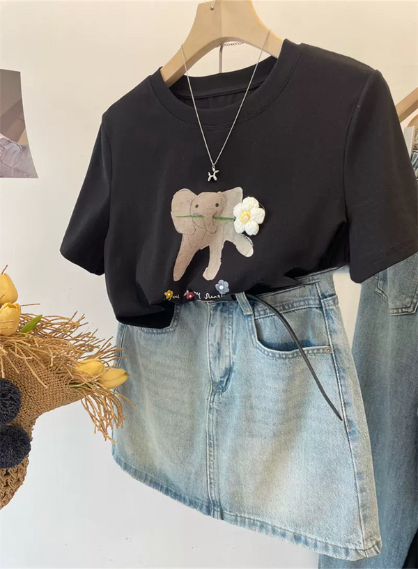 Plus Size Elephant Holding Flower T Shirt (EXTRA BIG SIZE)