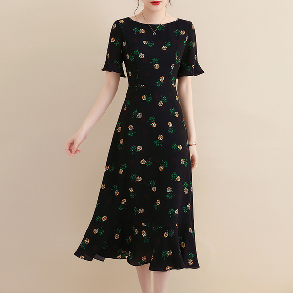 Plus Size Floral Boat Neck Bell Sleeve Dress