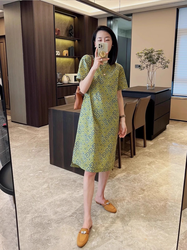 Plus Size Green Vintage Print Round Neck Shift Dress