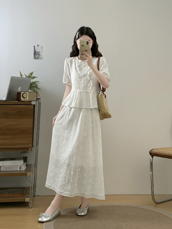Plus Size Guipere Lace Peplum Blouse And Skirt Set