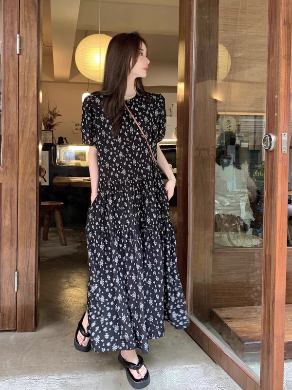 Plus Size Korean Ditsy Floral Black Drop Waist Dress