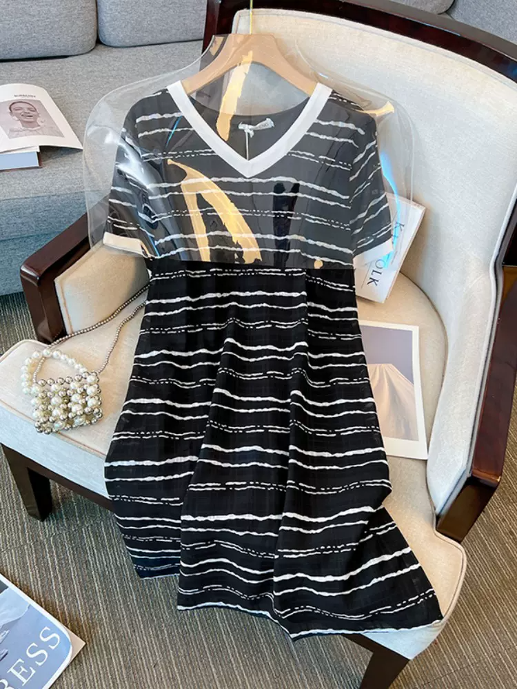 Plus Size Korean V Neck Stripe Black Dress – Pluspreorder