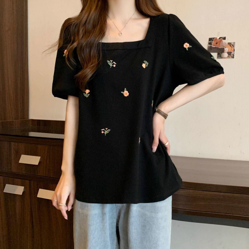Plus Size Little Flowers Embroidery Square Neck Knit Blouse