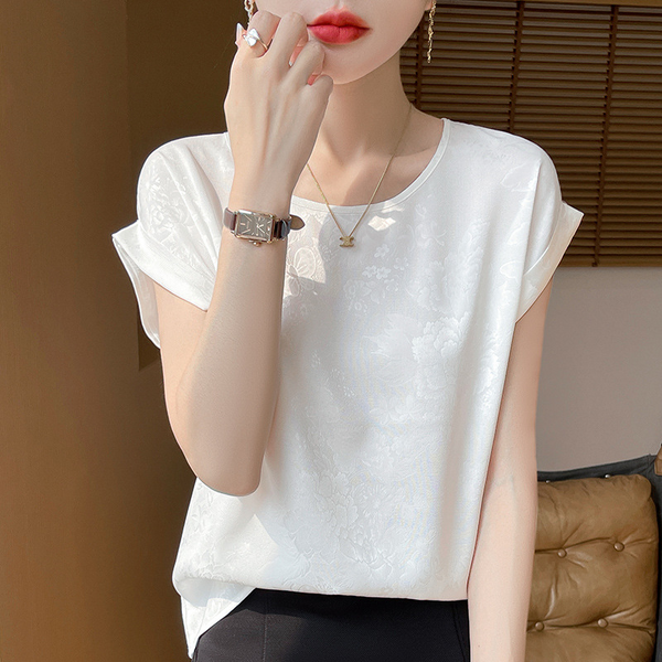 Plus Size Oriental Embossed Short Sleeve Blouse
