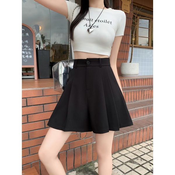 Plus Size Pleat A Line Shorts