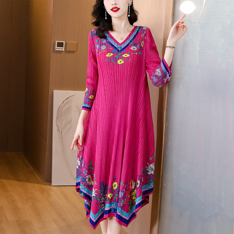 Plus Size Floral Pleated Border Print V Neck Dress