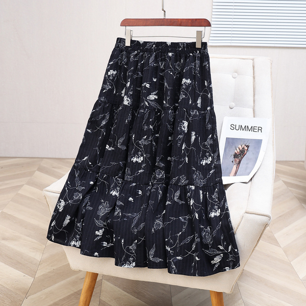 Plus Size Sketch Floral Skirt