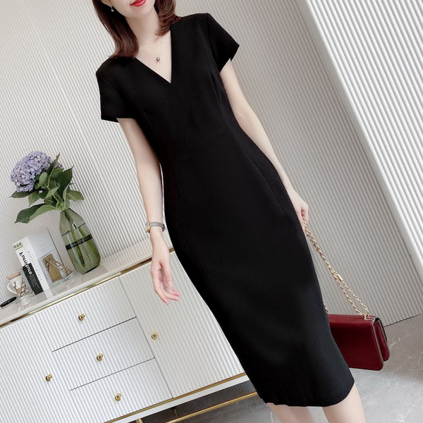 Plus Size V Neck Black Short Sleeve Pencil Dress