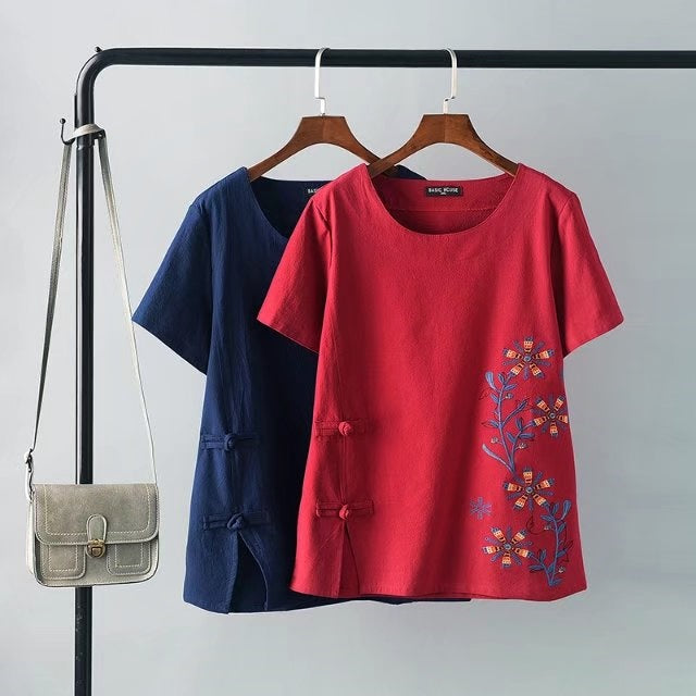 Plus Size Floral Embroidery Round Neck Cheongsam Buttons Short Sleeve Top (Blue, Red)