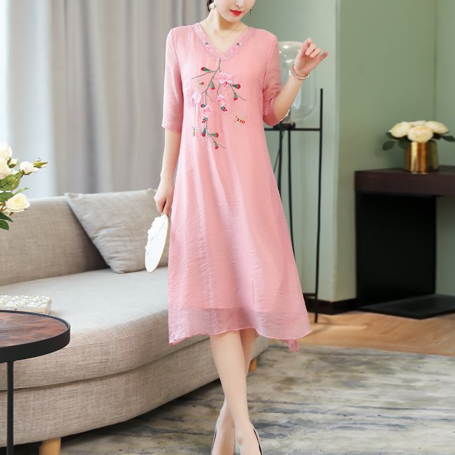 Plus Size Pink Embroidery V Neck Cheongsam Short Sleeve Midi Dress