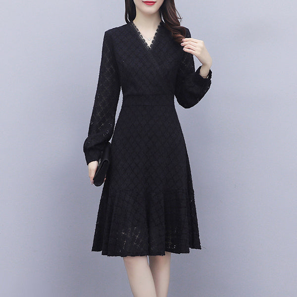 Plus Size Black Wrap Lace Long Sleeve Dress