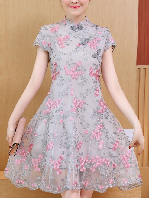 Thyone Plus Size Cheongsam Qipao Grey With Pink Flowers Embroidery Swing Short Sleeve Dress