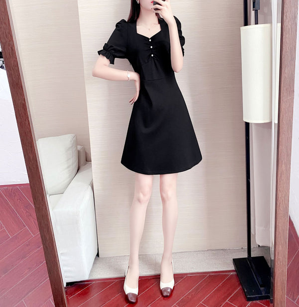 Plus Size Black Puff Sleeve Three Buttons Short Sleeve Dress