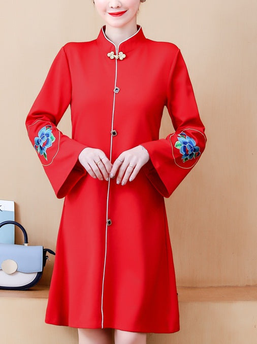 (Bust 90-115 CM) Tonia Plus Size Wide Bell Sleeve Floral Embroidery Cheongsam Qipao Long Sleeve Dress (Red, Black)