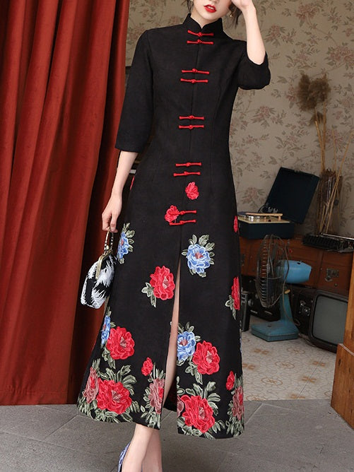 Takara Plus Size Cheongsam Qipao Floral Embroidery Suede Mid Sleeve Maxi Dress