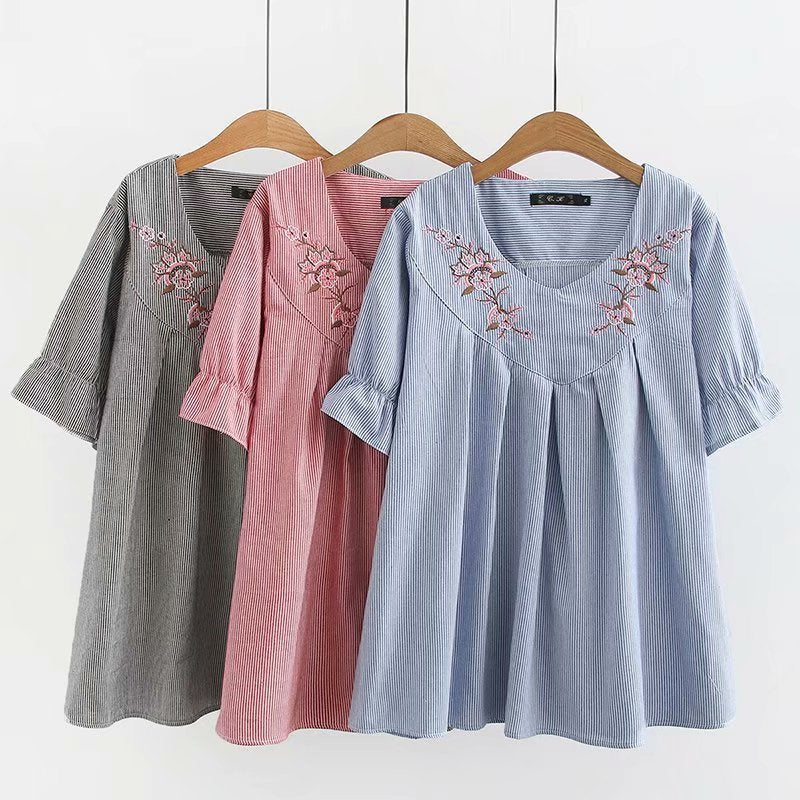 Plus Size Floral Embroidery Loose Short Sleeve Top