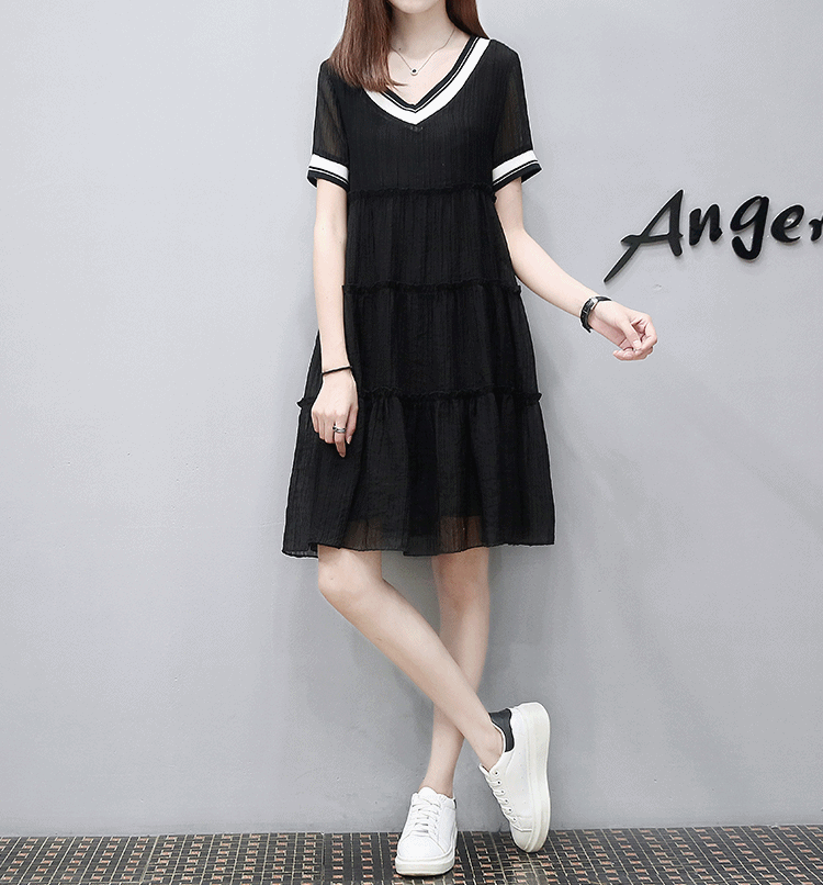 Davina Plus Size V Neck Tier Babydoll Short Sleeve Dress (Black, White)