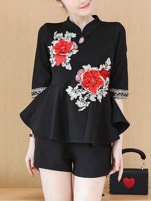 Tiggy Plus Size Cheongsam Qipao Top - Gold And Floral Embroidery Peplum Short Sleeve Blouse (Red, Black)