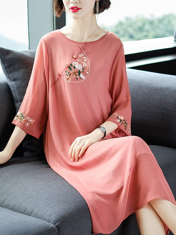 Ruthe Oriental Embroidery Plus Size Qipao Cheongsam Mid Sleeve Midi Dress (Pink, Blue)