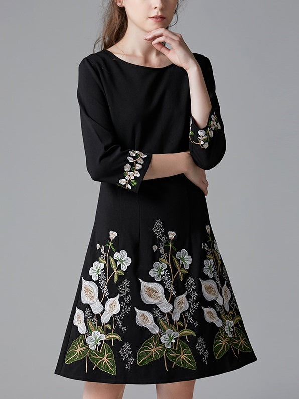 Shree Black Floral Embroidery Mid Sleeve Midi Dress – Pluspreorder
