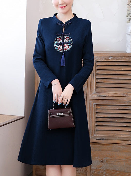 Teresa Plus Size Cheongsam Qipao Ethnic Embroidery Long Sleeve Midi Dress (Red, Blue)
