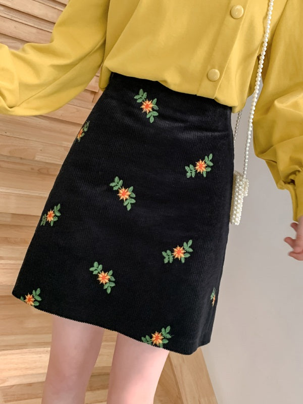 Yasmina Plus Size Floral Embroidery Corduroy Black Short Skirt