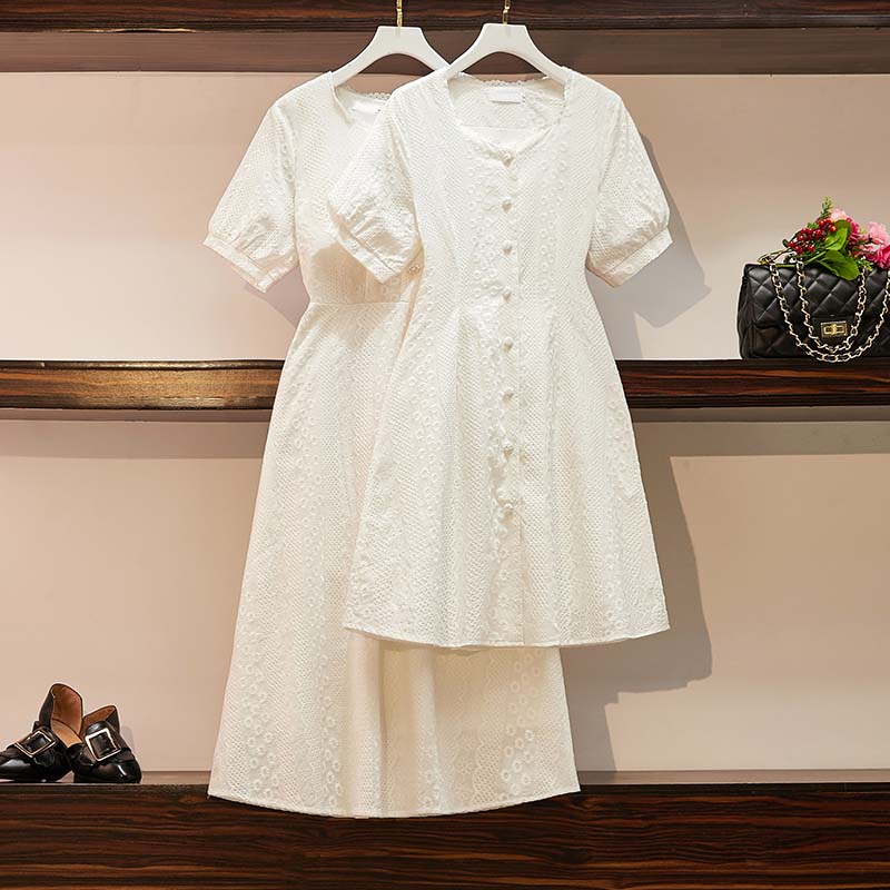 Ivy Plus Size Pearl Buttons Lace Dress / Midi Dress