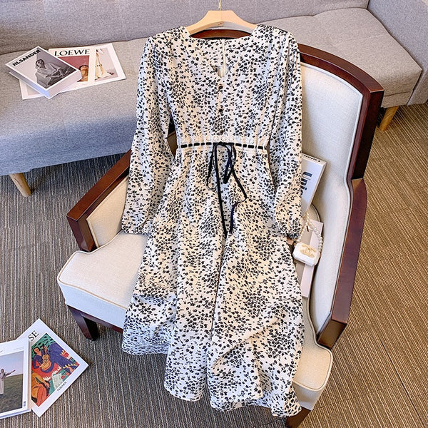 Plus Size Ditsy Floral White Long Sleeve Dress