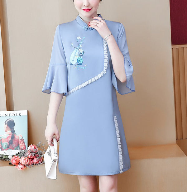 Plus size baby blue oriental embroidery cheongsam mid sleeve dress