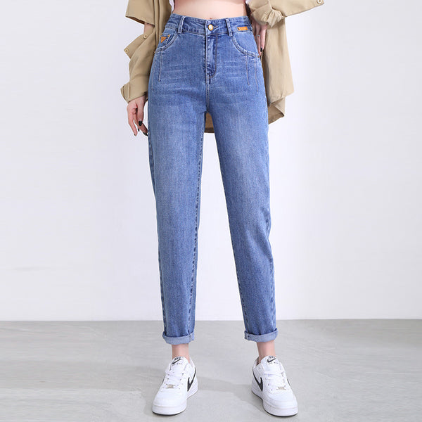 Plus Size Triangle Capri Jeans