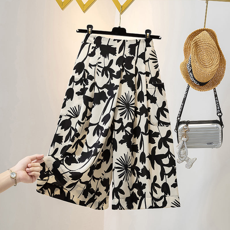 Plus Size Graphic Culotte Capri Shorts