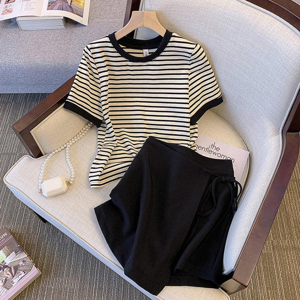 Plus Size Korean Stripe T Shirt and Skorts Set