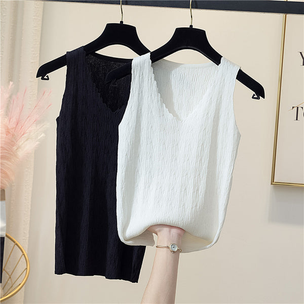 Plus Size Knit Scallop V Neck Tank Top