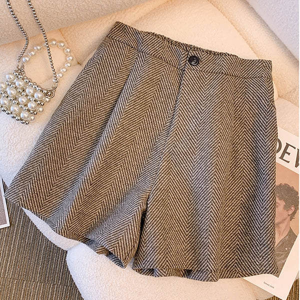 Plus Size Tweed Highwaist Shorts