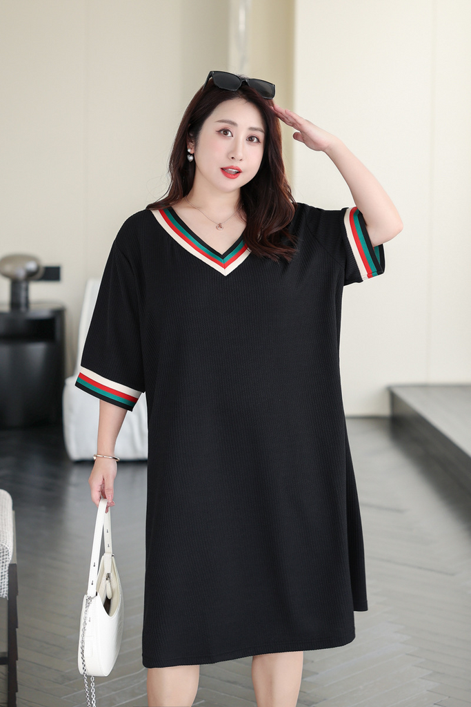 Casual black discount dress plus size