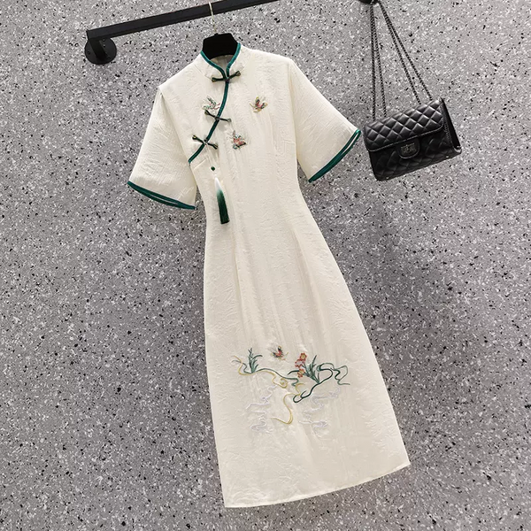 Plus Size White Green Embroidery Cheongsam