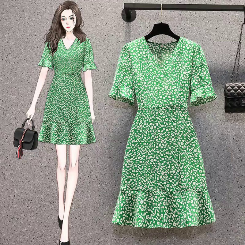 Plus Size Green Ditsy Floral Mermaid Wrap Dress – Pluspreorder